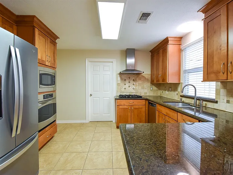 11914 Normont Dr — Photo 8