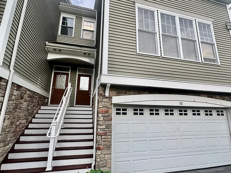 50 Lawrence Ave #50 — Photo 2