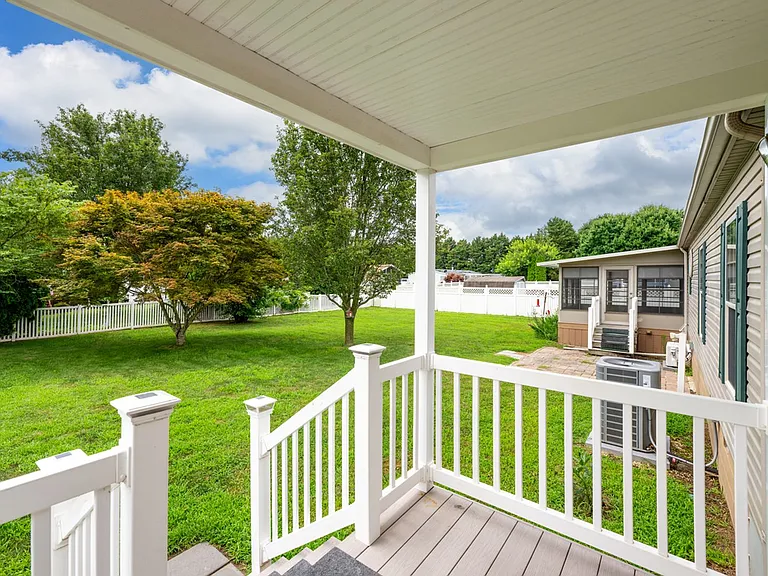 27723 Crozet Dr — Photo 29