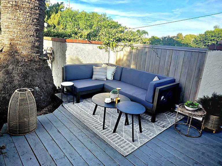 Back bar area lounge
