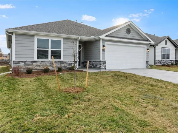 573 W Colleen Ct, Gardner, KS 66030