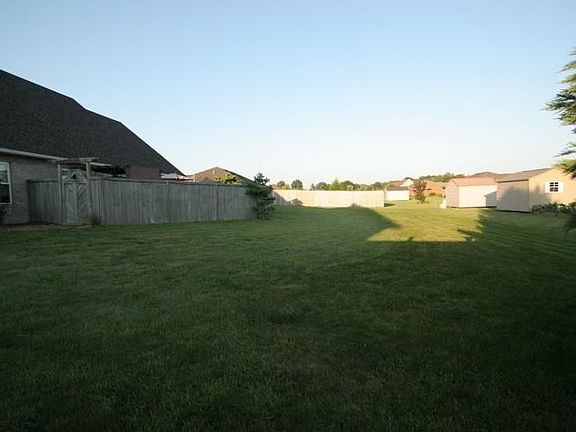 5th image of 1755 White Oak Dr