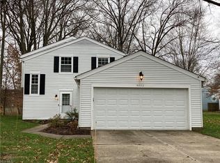 9951 Magnolia Dr #13, Olmsted Falls, OH 44138