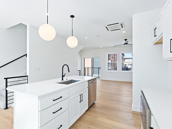 5th image of 347 SW Sweetspire Ct