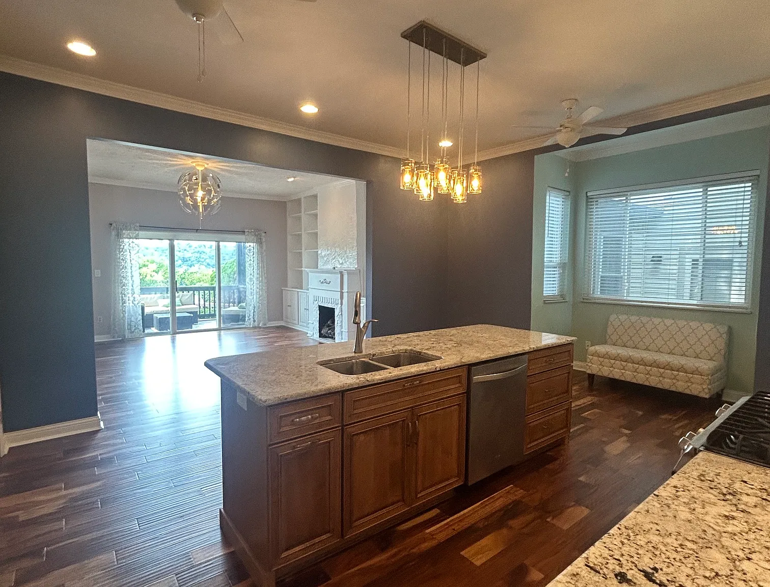 2 bed, 1.5 bath, 1320 sqft, $2,750 — Photo 4