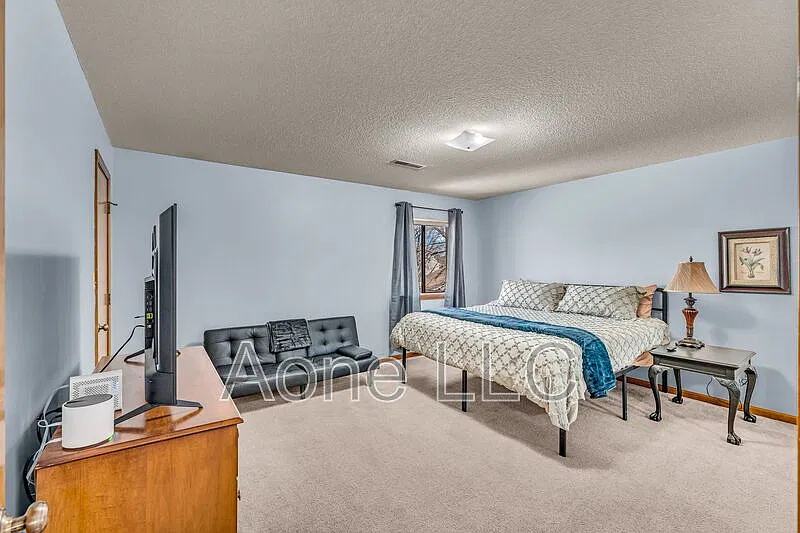2 bed, 1.5 bath, 1275 sqft, $1,370 — Photo 4