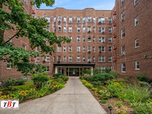 920 East 17th Street image 1 of 18