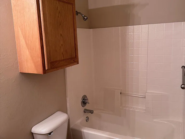 1712 Riviera Ln — Photo 8