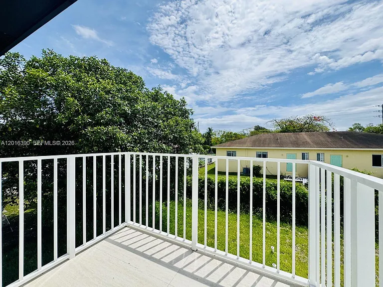 8005 NW 14th Ct #8005 — Photo 11