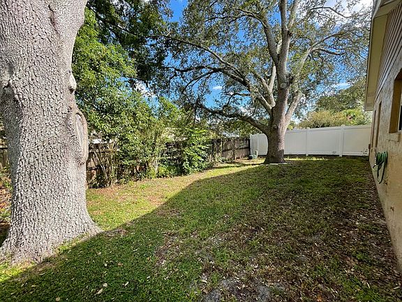 4th image of 1505 Lawndale Cir