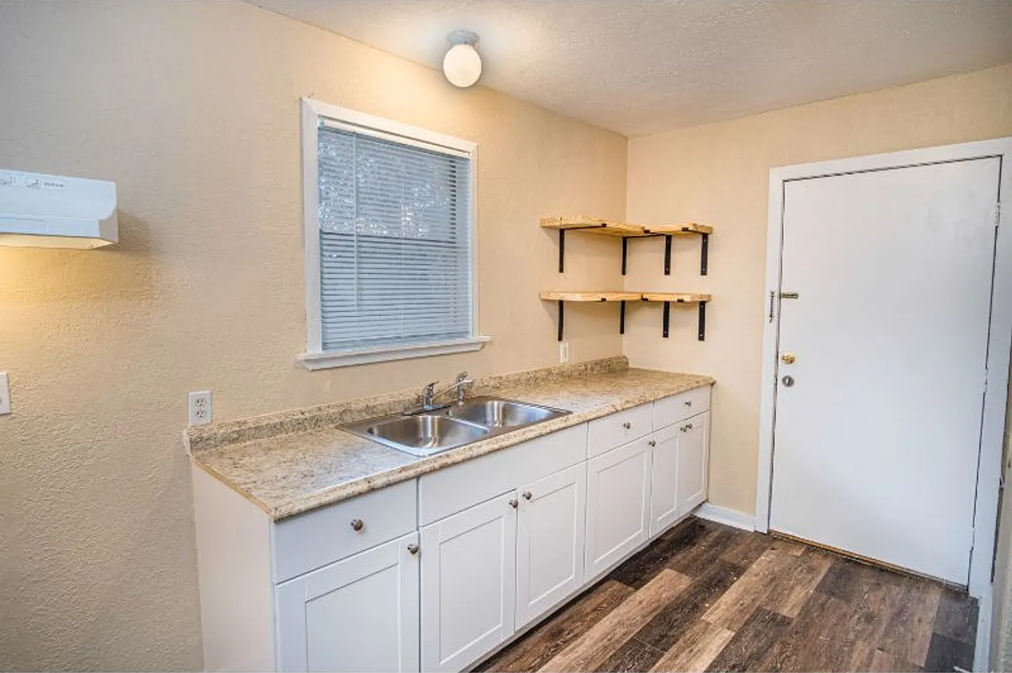 4109 S Presa — Photo 3