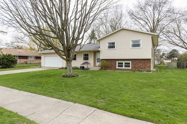 1st image of 1468 Cambridge Dr