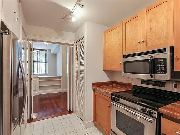 3rd image of 700 S Peters St APT 306