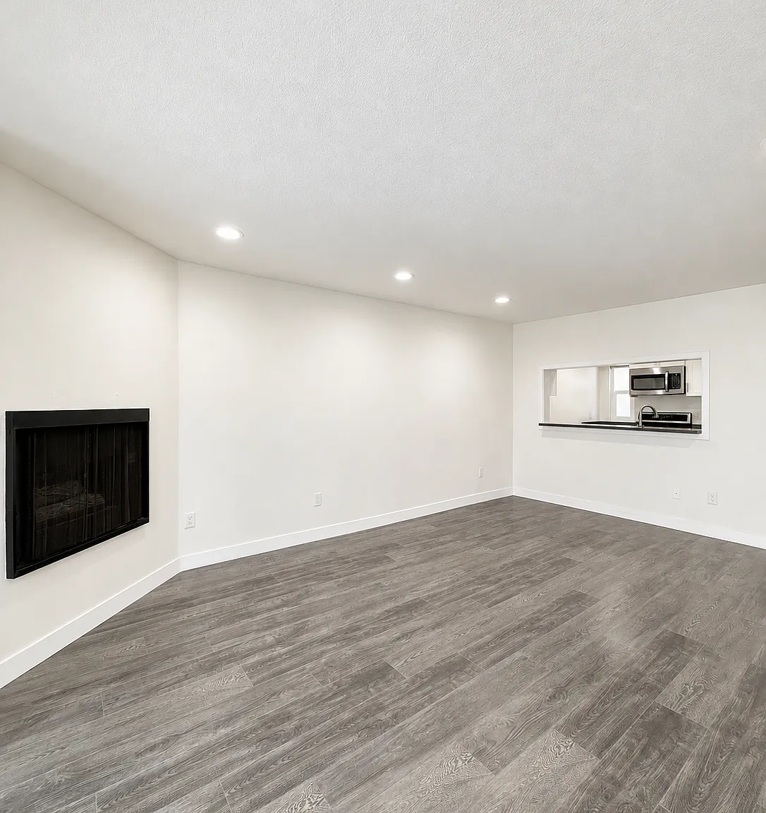 2 bed, 1000 sqft, $3,095 — Photo 2