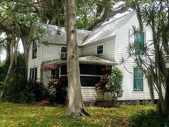 895 Terra Ceia Rd, Terra Ceia, FL 34221