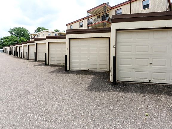 5th image of 400 Larpenteur Ave W APT 2