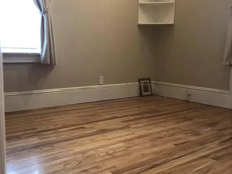 30 Nassau Rd — Photo 15