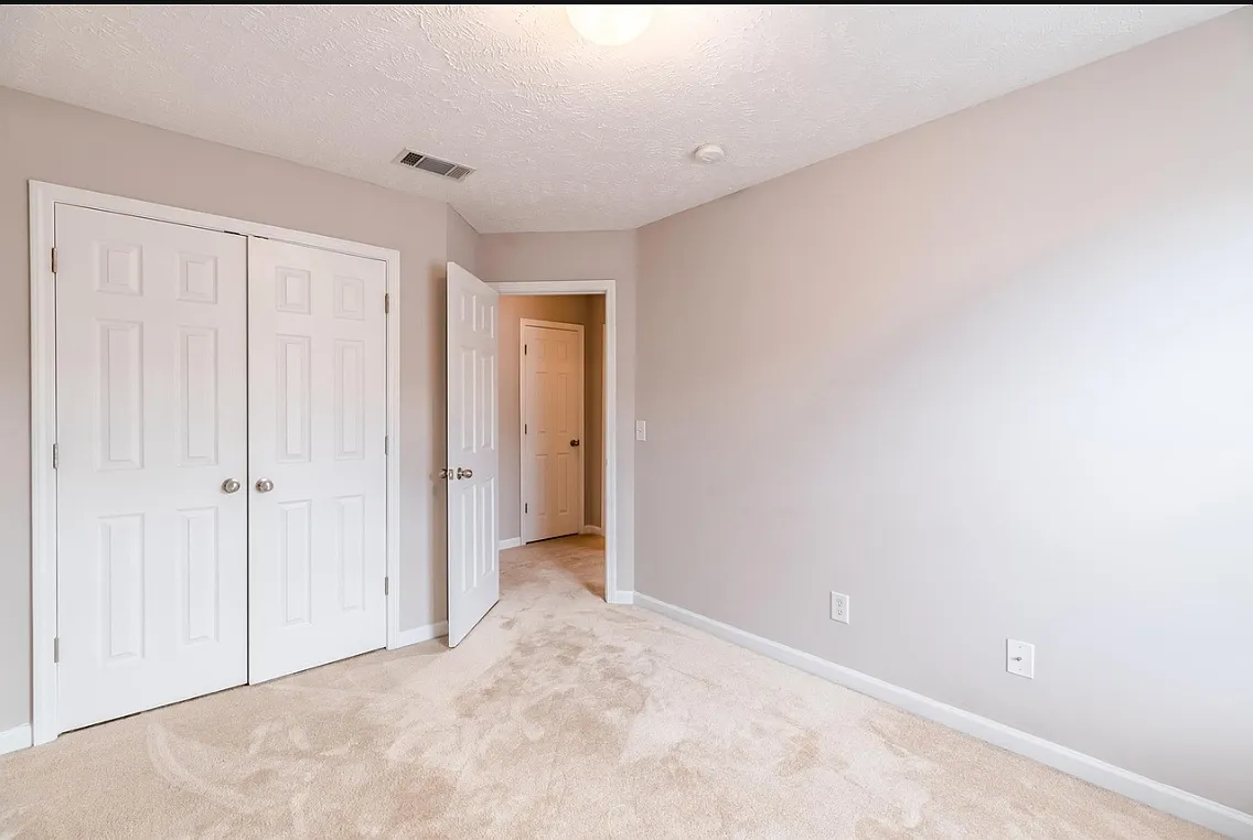3 bed, 2.5 bath, 1724 sqft, $2,050 — Photo 4