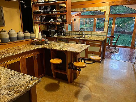 4th image of 4360 Trillium Rd