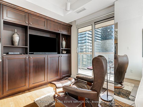 4th image of 900 Mount Pleasant Rd #1203