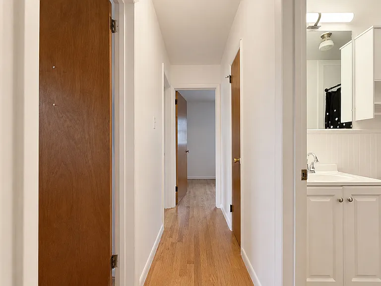 527 W Marion St — Photo 12