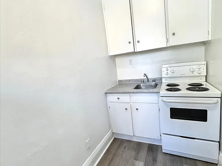 120 Maitland St — Photo 9