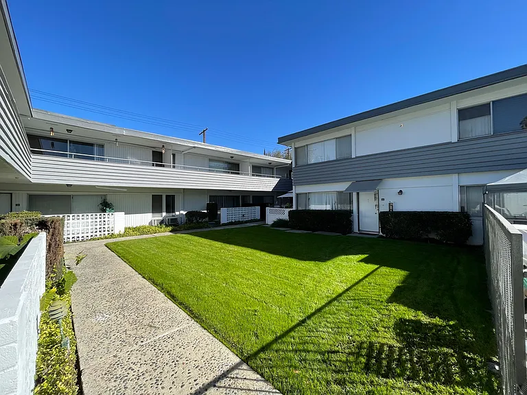 7718 Magnolia Ave #6 — Photo 4