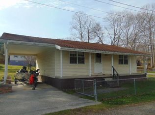 219 Joy St, Oak Hill, WV 25901
