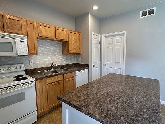 2nd image of 12781 Jasmine Ct