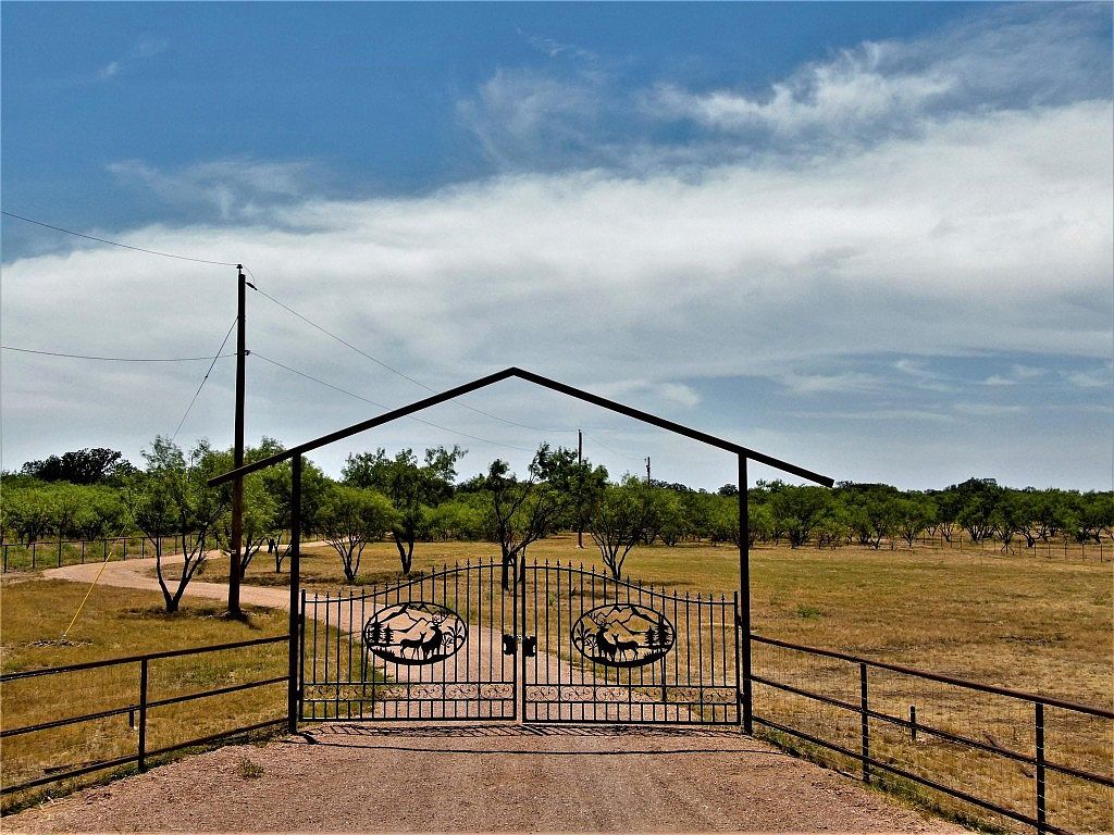 464 County Road 198, Brownwood, TX 76801 Zillow