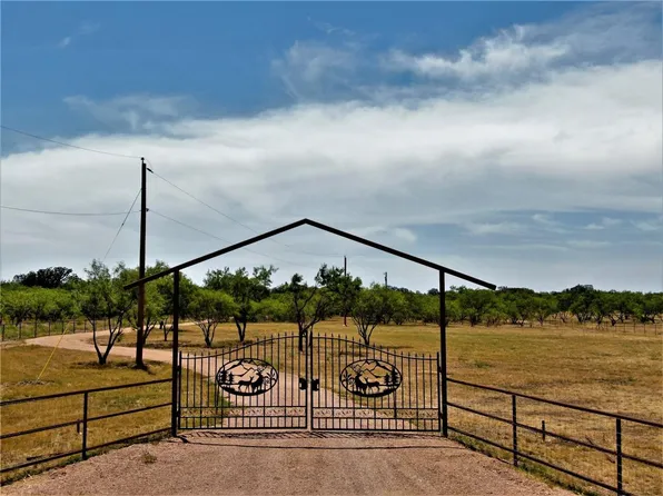 464 County Road 198, Brownwood, TX 76801