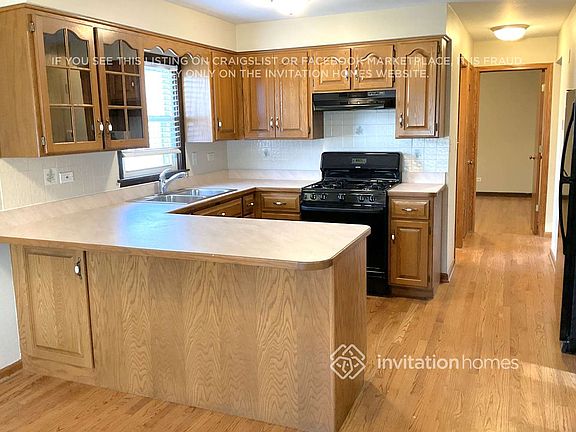 4th image of 17358 Oleander Ave