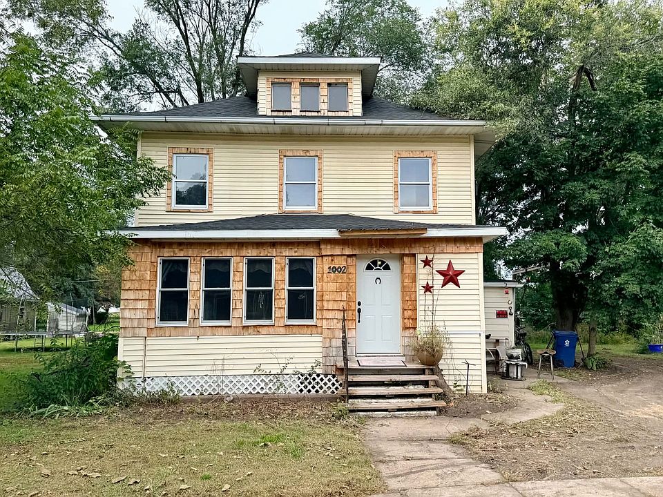1st image of 1002 Locust St