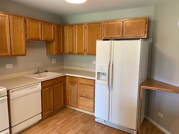 5th image of 1891 Fox Run Dr Unit B
