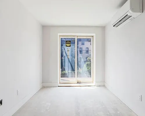 Rented by EXR | media 21