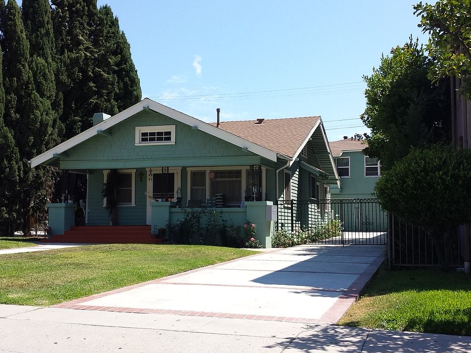 1st image of 420 Palm Dr