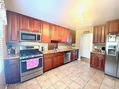 689 Hill Rd — Photo 4