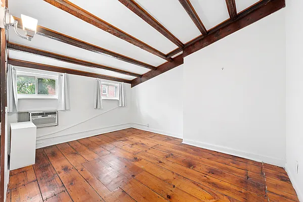 Rented by Compass | media 28