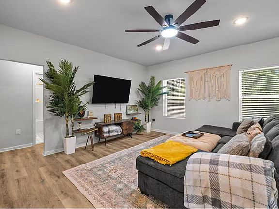 4th image of 4816 Marvin Dr