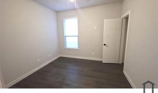 421 Tuscany Dr — Photo 12