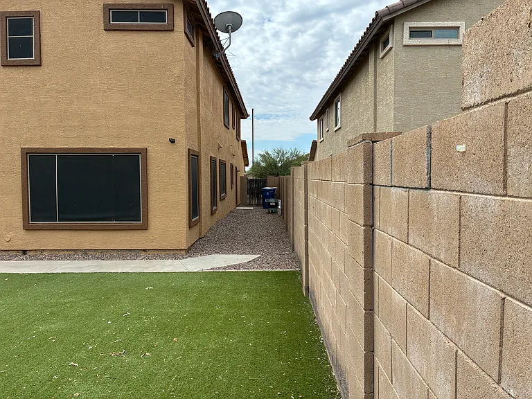 25550 W Pioneer St — Photo 43