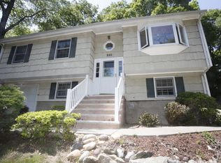 220 Carentan Rd, Hopatcong, NJ 07843