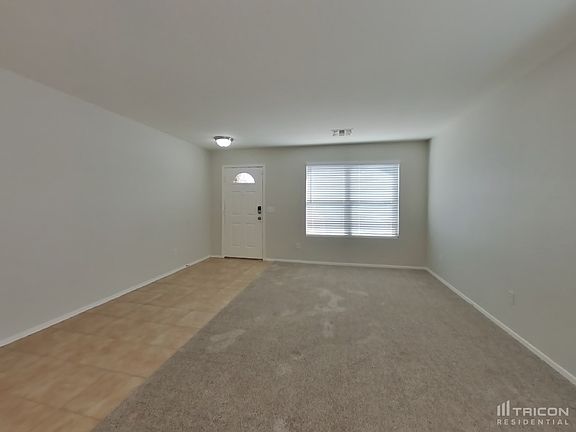 3rd image of 2802 W Santa Cruz Ave