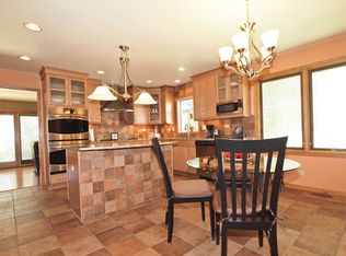 2104 N Brighton Pl, Arlington Heights, IL 60004