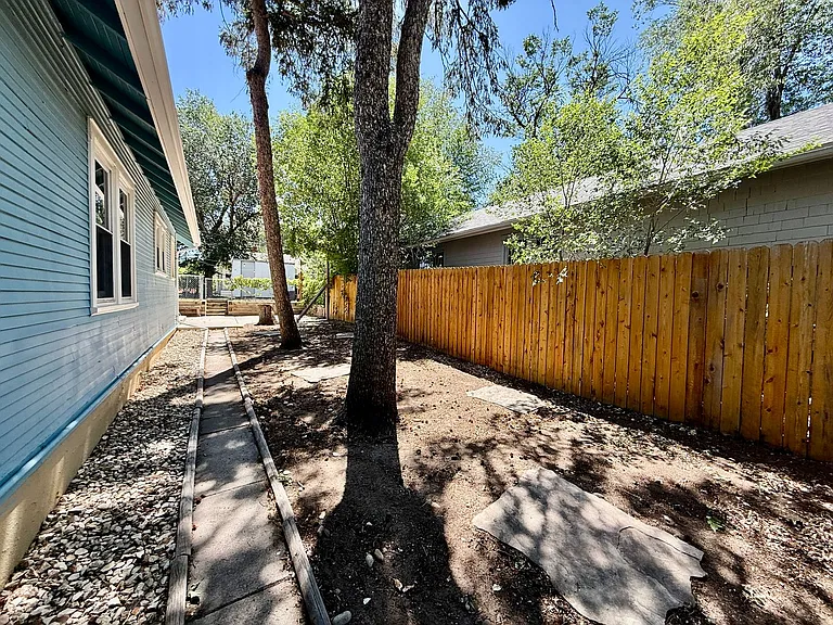 519 S Cedar St — Photo 27