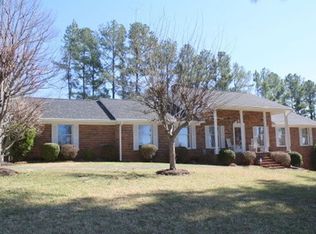 2160 Margaret Dr, Mount Airy, NC 27030