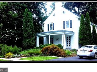 518 Irvington Rd, Drexel Hill, PA 19026