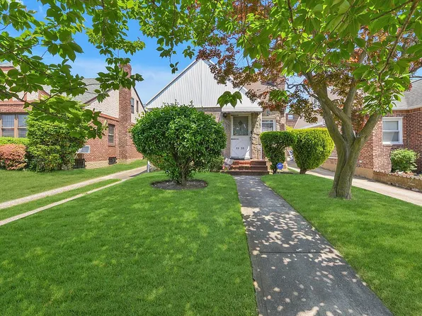 3535 203rd St, Bayside, NY 11361