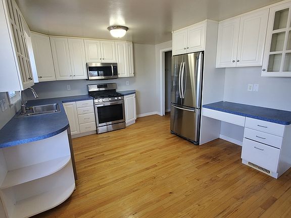 4th image of 18 Glenside Ct Floor 2