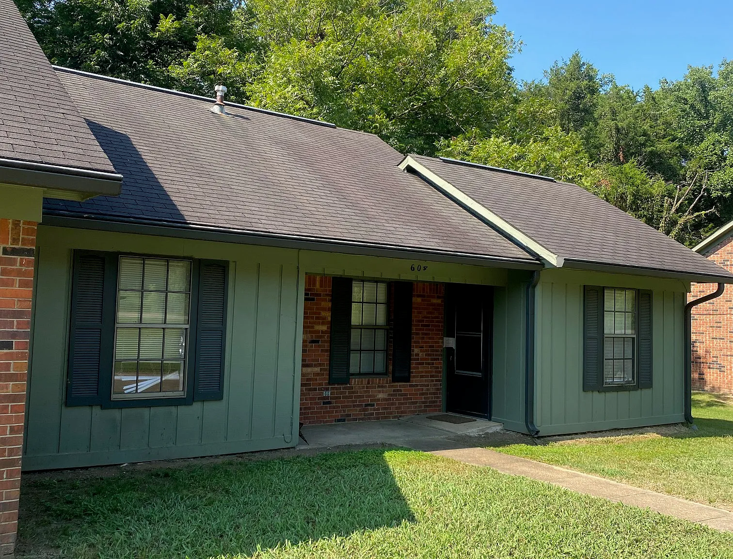 2 bed, $1,100 — Photo 1